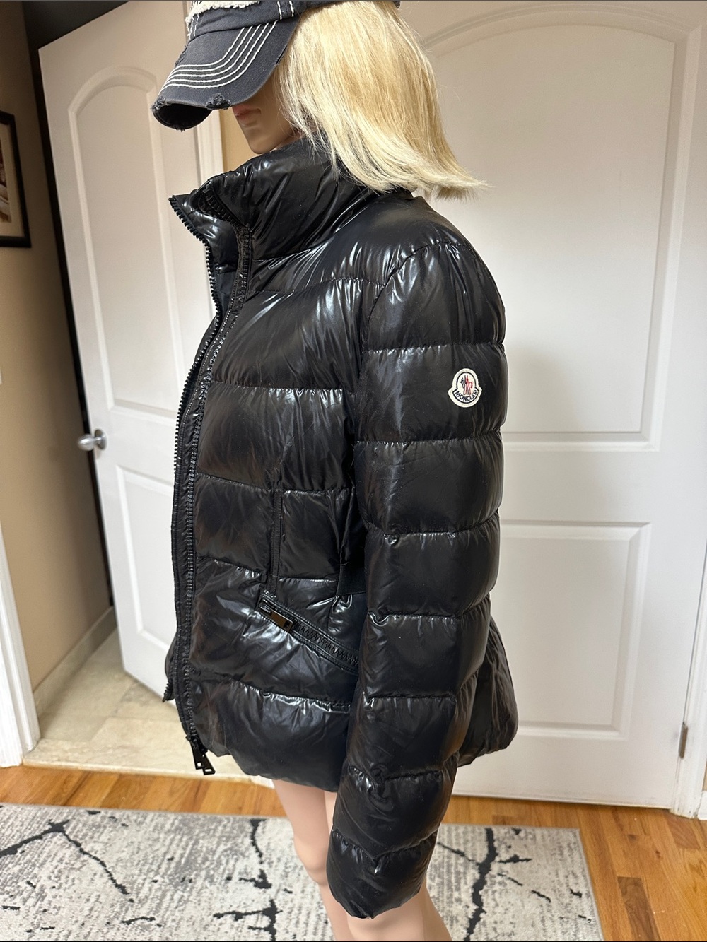 Moncler Glossy Black Women's Short Puffer Jacket